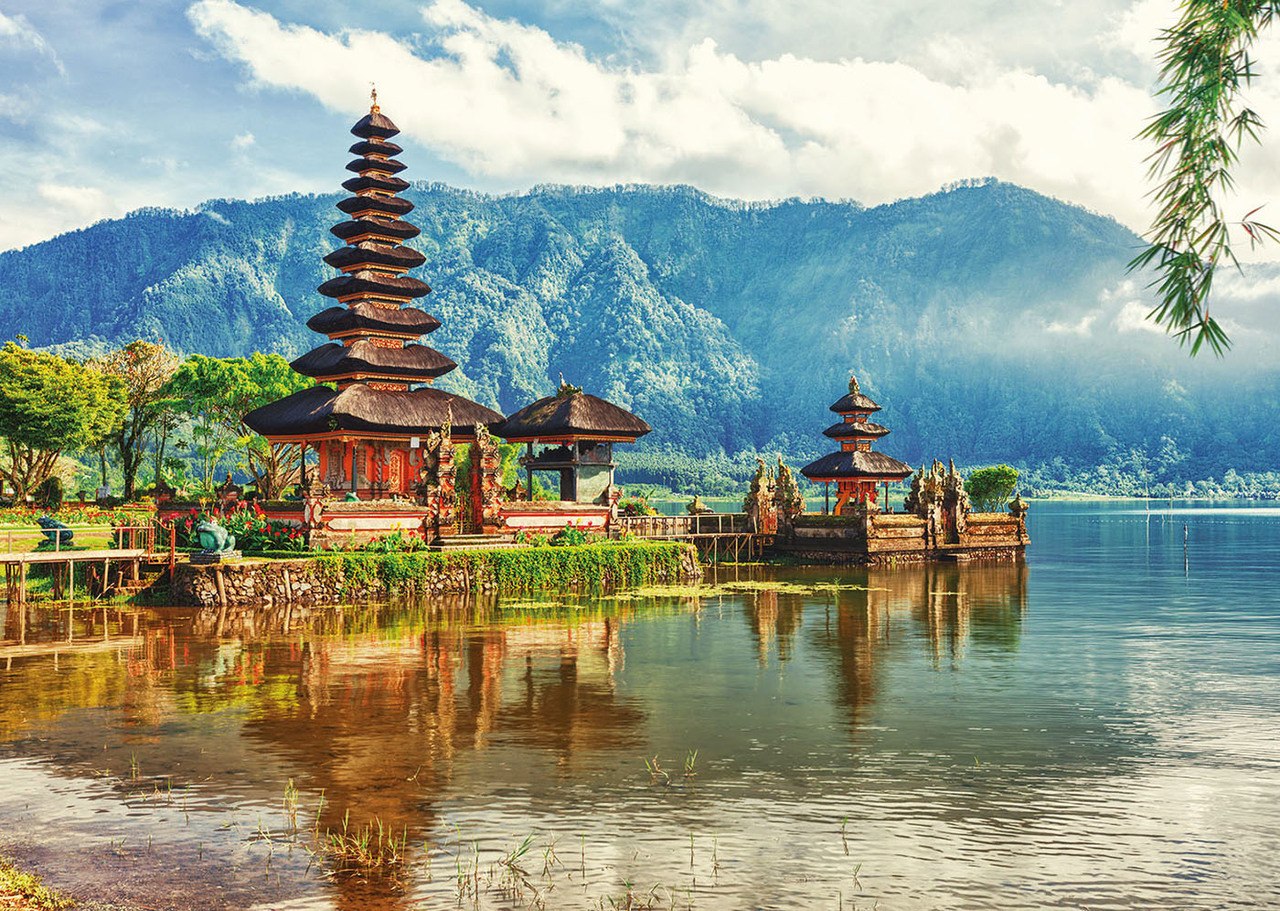 Temple Ulon Dami, Ball, Indonesia - 2000pc Jigsaw Puzzle by Educa  			  					NEW
