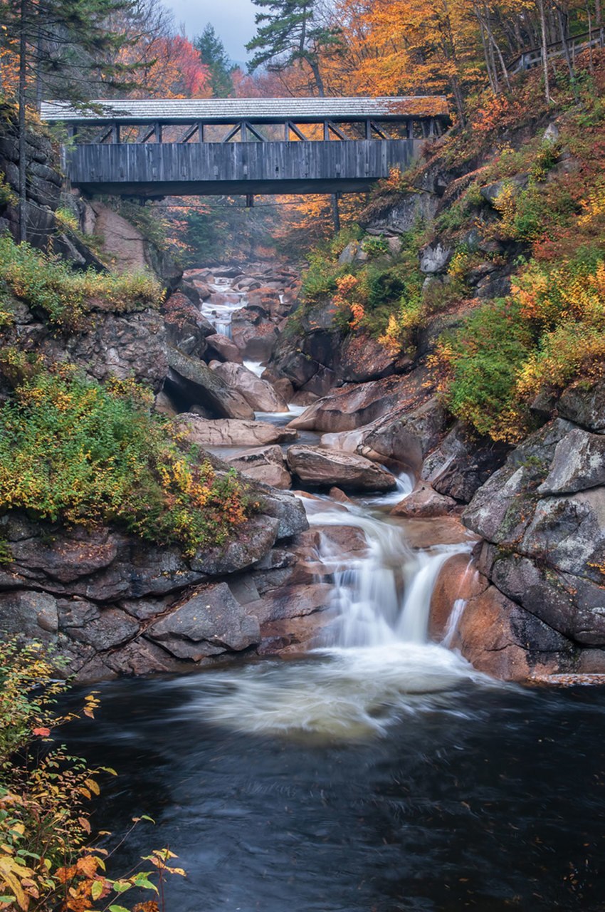 Covered Bridge - 1000pc Jigsaw Puzzle by White Mountain
