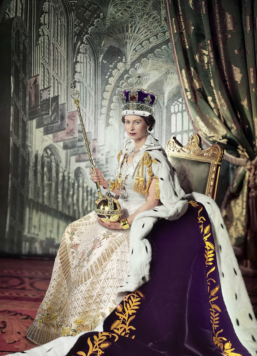 Queen Elizabeth II - 1000pc Jigsaw Puzzle by Eurographics