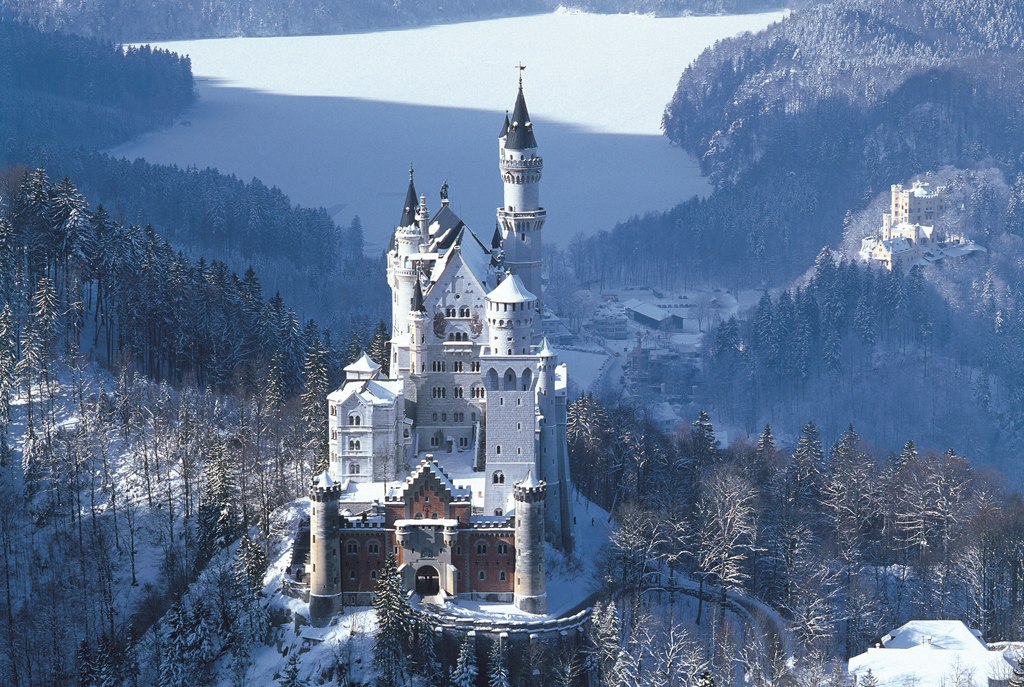 Neuschwanstein Castle, Germany - 1000pc Jigsaw Puzzle by Tomax