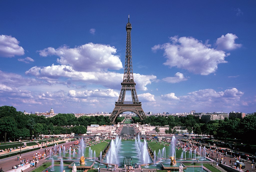 Tower Eiffel, Paris France - 1000pc Glow-in-the-Dark Jigsaw Puzzle by Tomax