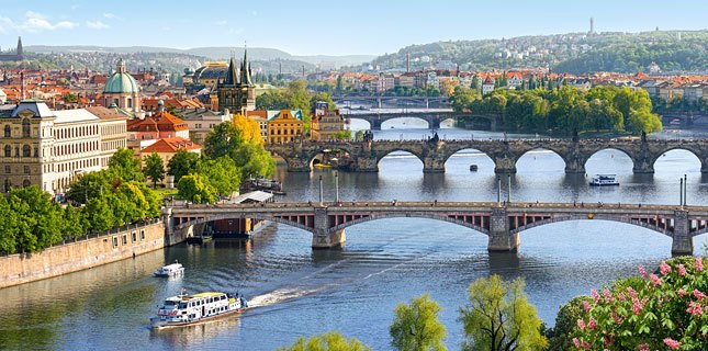 Vltava Bridges In Prague - 4000pc Jigsaw Puzzle By Castorland