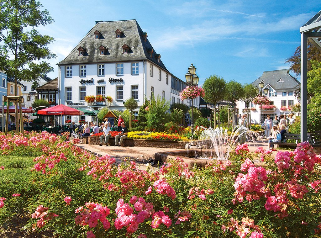 Market Square, Bad Neuenahr-Ahrweiler, Germany - Colorluxe  - 1500pc Jigsaw Puzzle by Lafayette Puzzle Factory