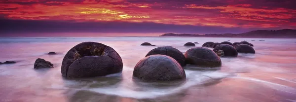 Moeraki Boulders - 1000pc Panoramic Jigsaw Puzzle By Heye
